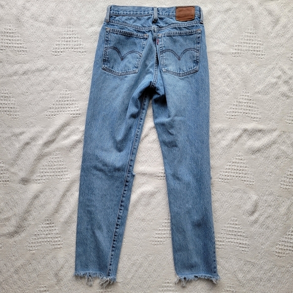 Levi's Wedgie Distressed Knee High Waisted 100% Cotton Denim Jeans- Medium Wash - Picture 2 of 10